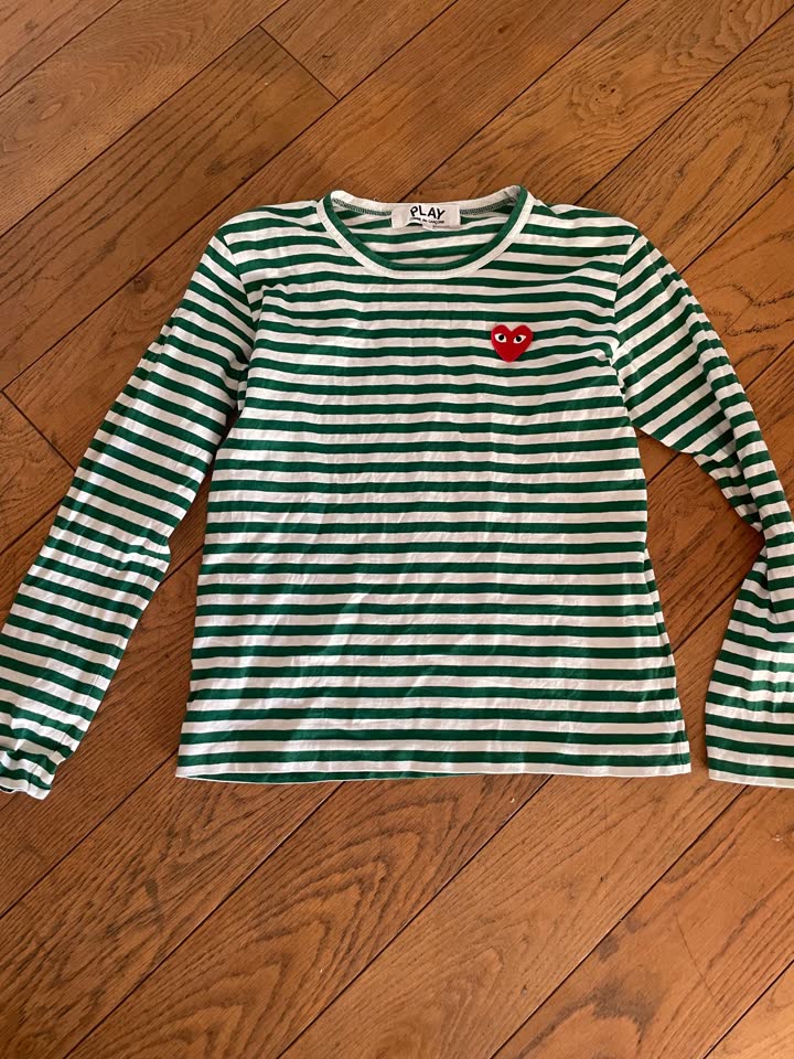 Comme des garçons PLAY