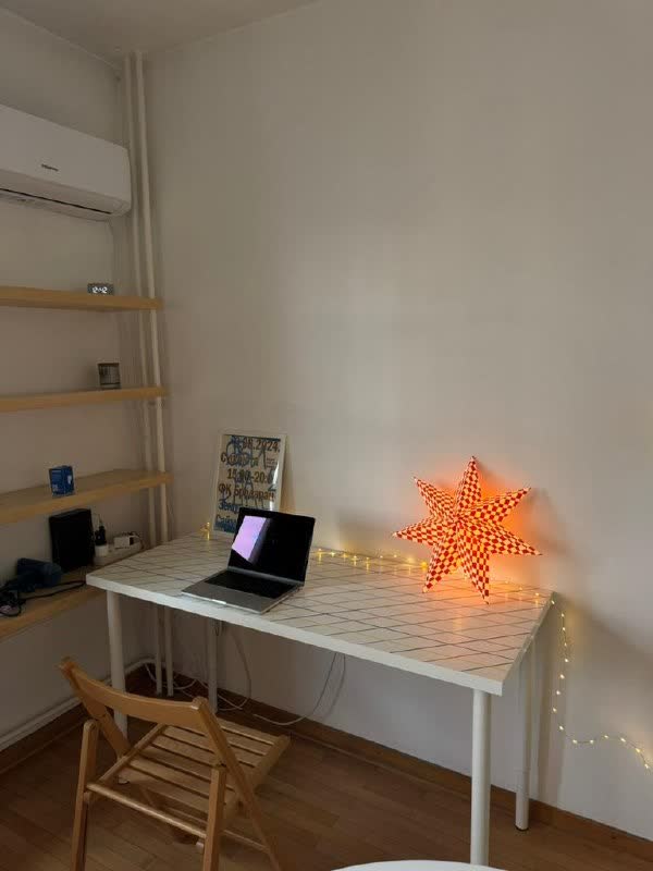 Radni sto IKEA LAGKAPTEN sa podesivim nogicama OLOV