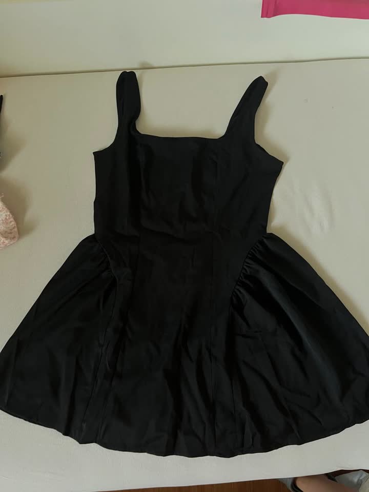 Черное платье Shein