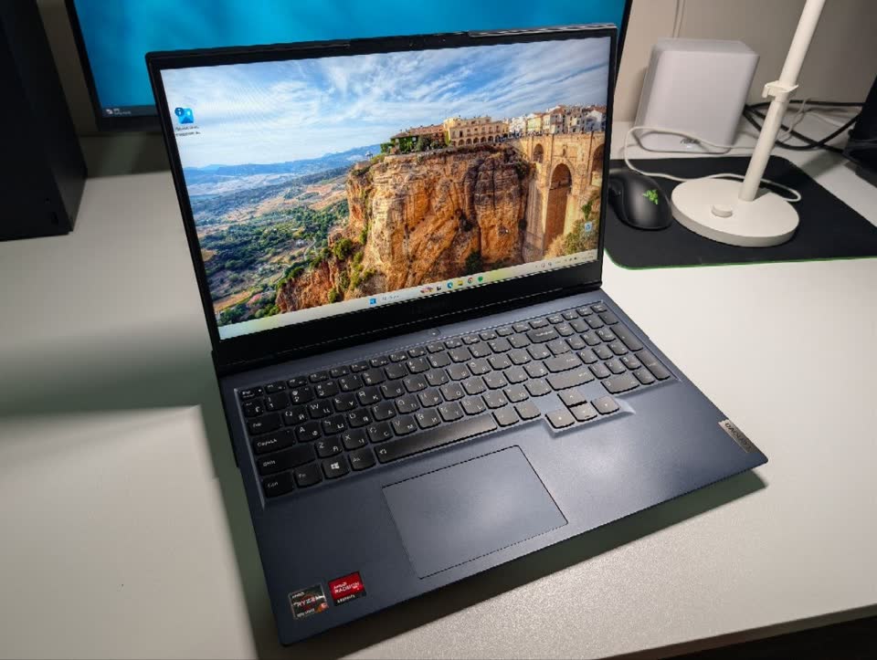 Продаю ноутбук Lenovo Legion 5 15ACH6