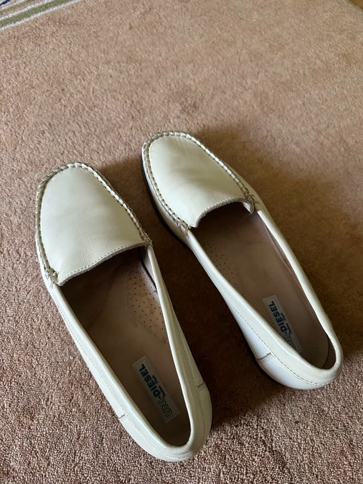 Prodajem kožne loafers-mokasine Uni-Diesel