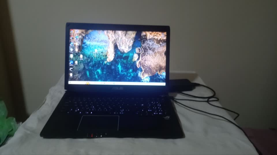 HITNO PRODAJEM— ASUS ROG G750JM 17.3" — 130 €