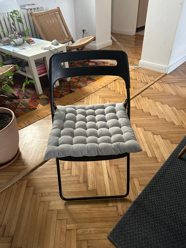 4 IKEA stolice sa jastucima iz JYSK