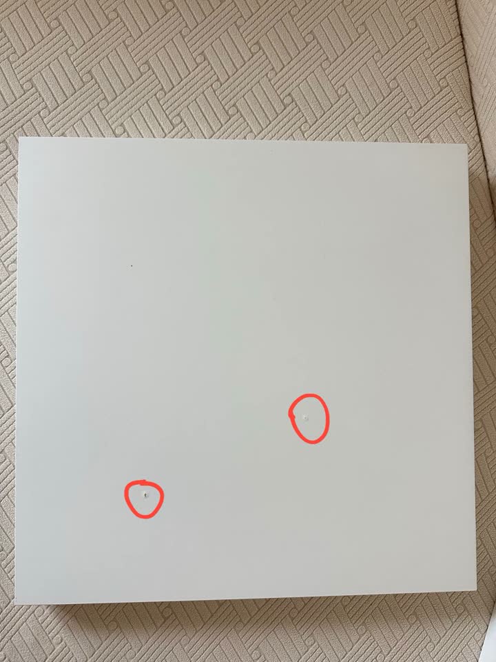 Prodajem dva stola IKEA