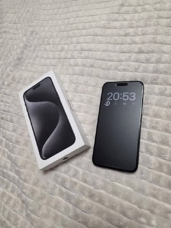 Продам iPhone 15 Pro Max 256 ГБ