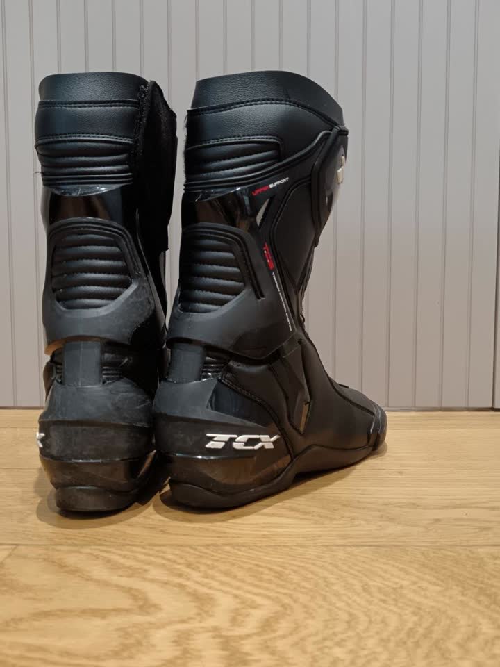 Prodajem moto opremu: jakna Furygan i moto čizme TCX