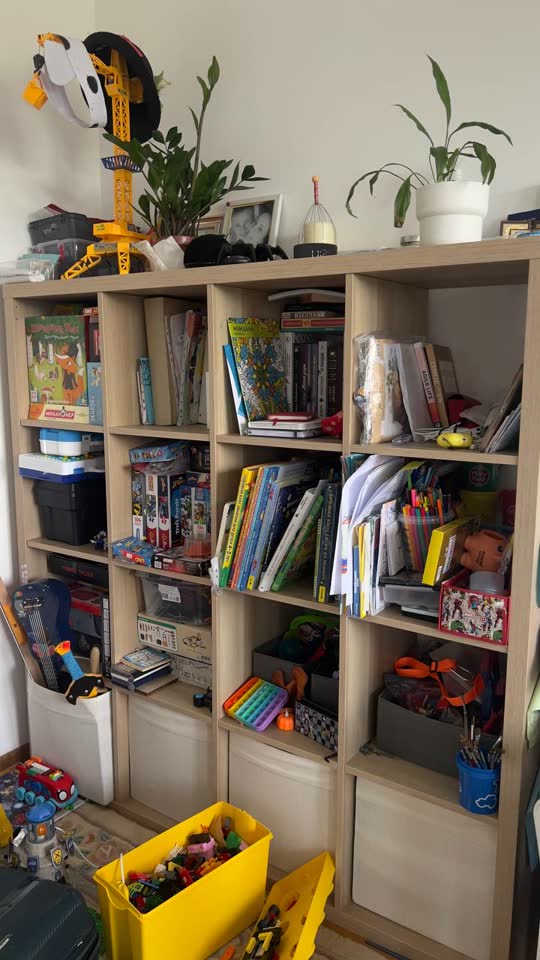 IKEA polica 147x147x39 sa četiri tekstilne fioke na dnu