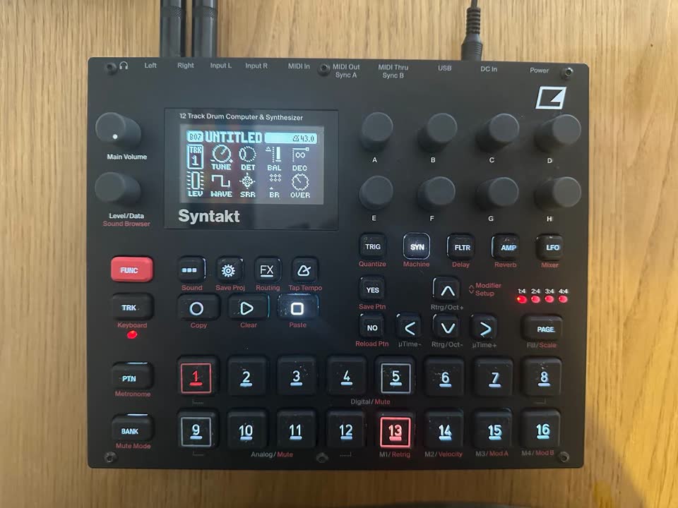 Prodajem drum mašinu/sintisajzer Elektron Syntakt