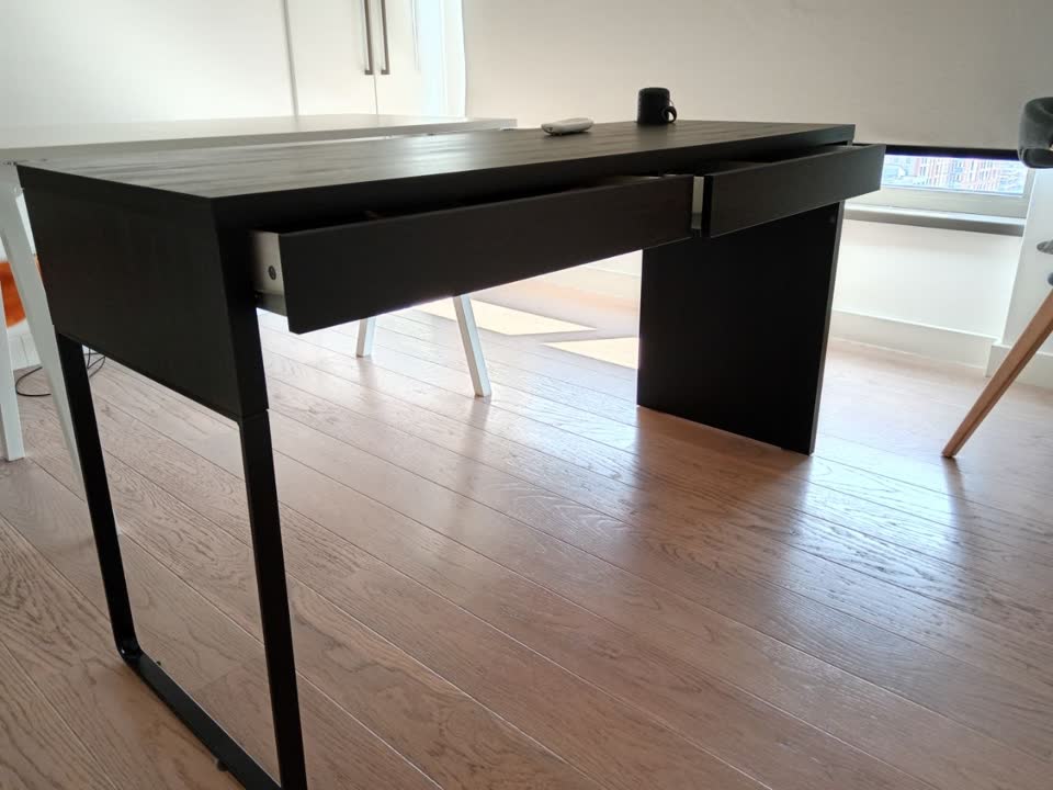 Рабочий стол IKEA