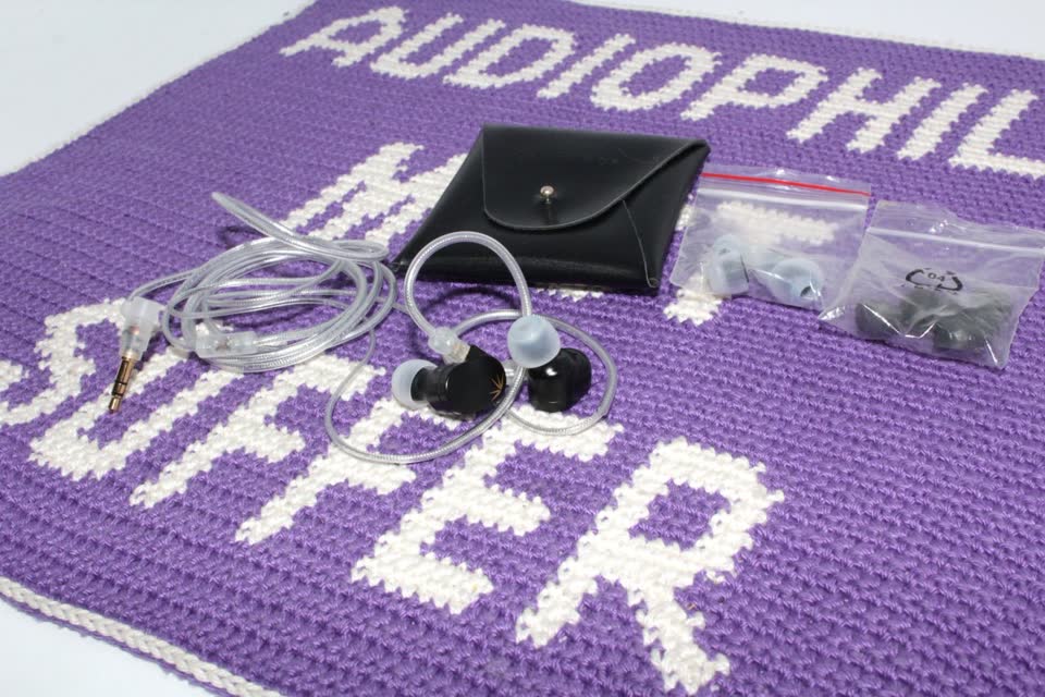 Продам наушники IEM - внутриканальные