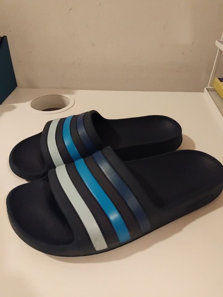Papuče i kupaći Adidas