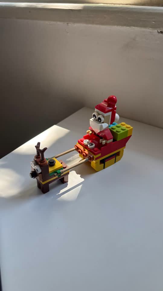 Poklanjam LEGO figuricu. Stanje odlično, svi delovi su na mestu. Lično preuzimanje Dorćol