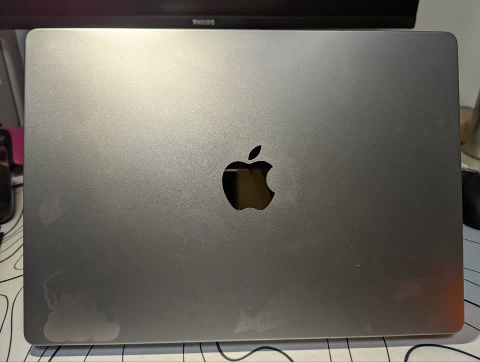 Продам MacBook Pro 14" (M2 Pro, 16GB / 512GB, 2023)