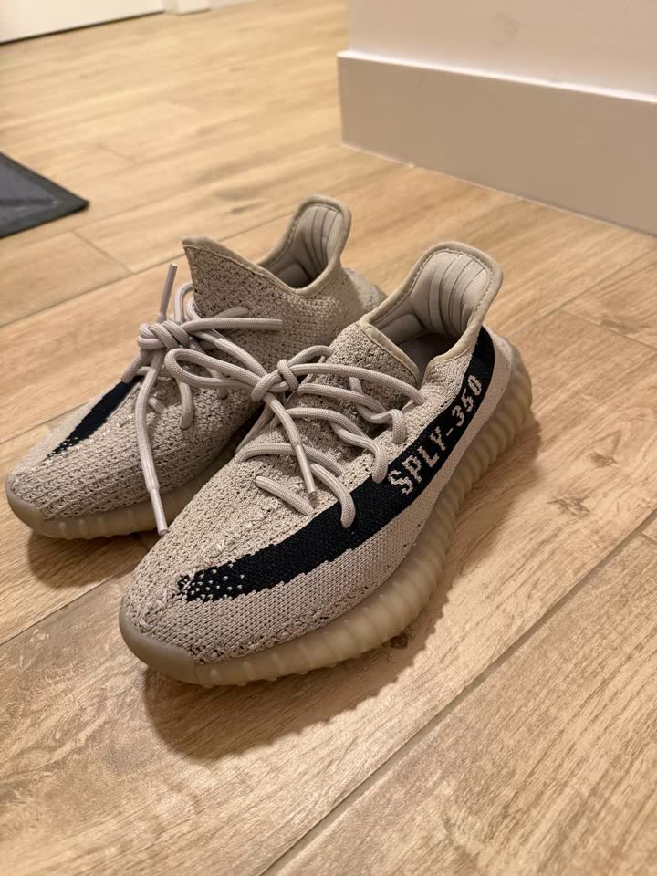 Кроссовки Adidas Yeezy Boost