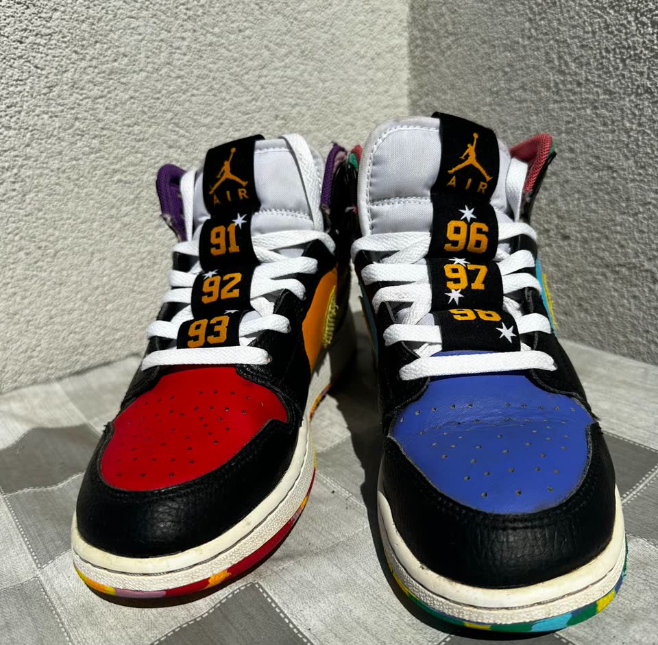 Кроссовки Air Jordan 1 Mid Six Championships