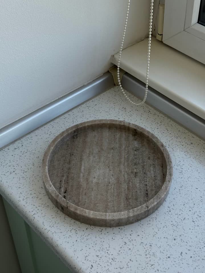 1. Mermerni poslužavnik/tanjir, prečnik 25 cm JYSK