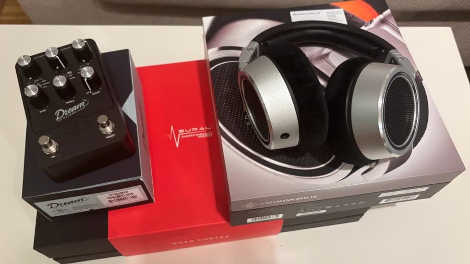 Neural DSP Quad Cortex, Neumann NDH 30, Universal Audio UAFX Dream ’65