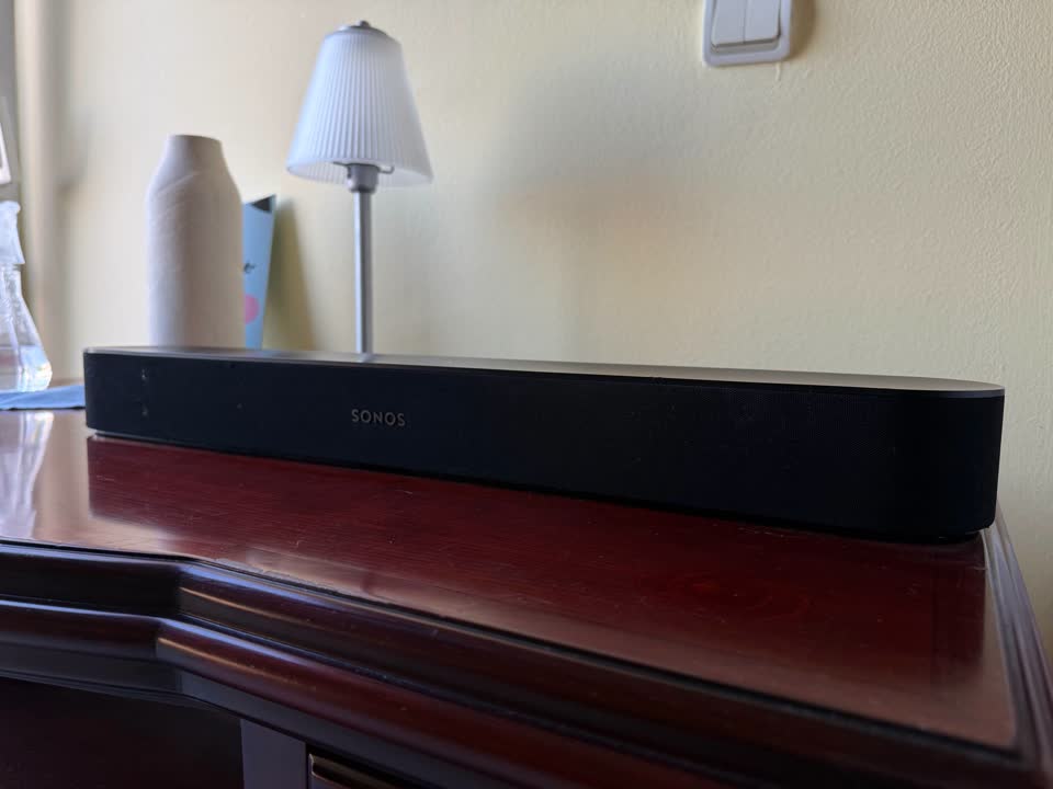1. Продам компактный саундбар премиум-класса Sonos Beam первого поколения