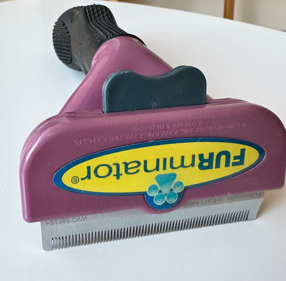 Originalni Furminator za kratku i srednju dlaku