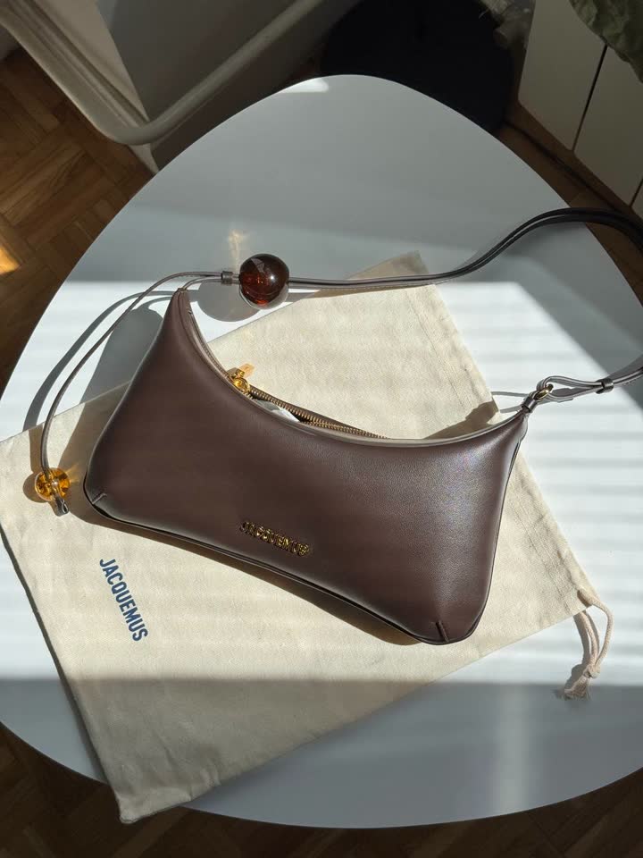 Jacquemus Le Bisou Perle