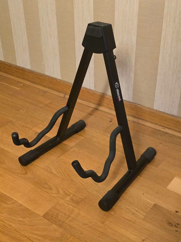 Стойка для гитары Adam Hall SGS103