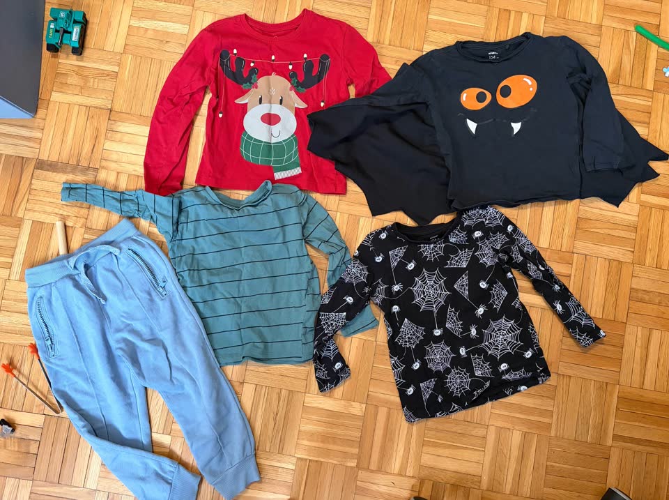 4 majice i pantalone za 104