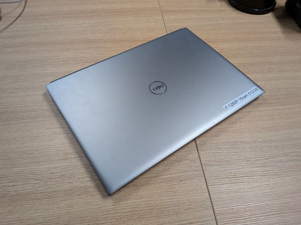 Prodajem laptop Dell Vostro 5620