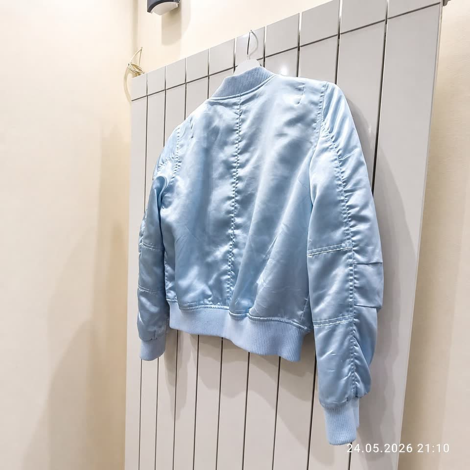 Лёгкий летний бомбер в оттенке Ice Blue