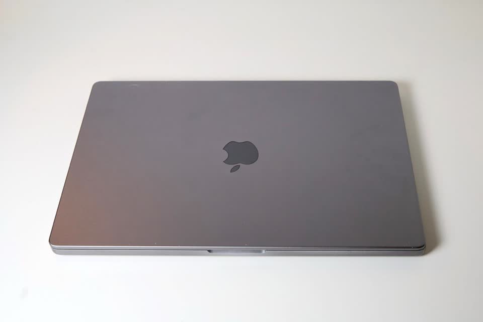 Продам MacBook Pro 16" 32 ГБ (2021) Space Gray