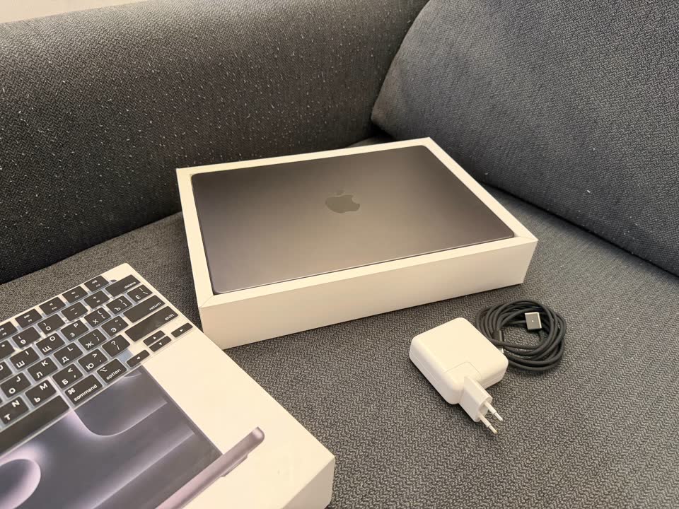 MacBook Pro M4 14’ 16/512