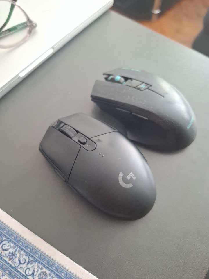 Prodajem dva bežična miša