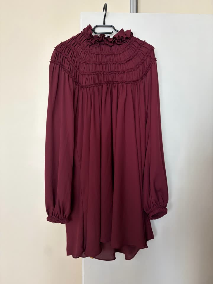 Bordo haljina H&M, crop kofta Oysho, polo COS