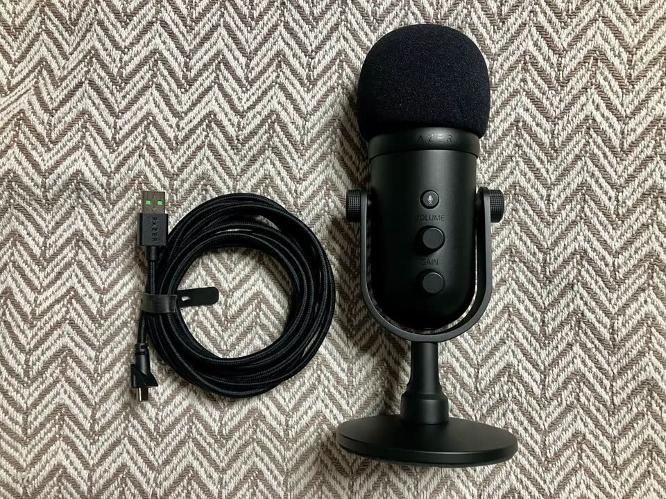 Микрофон Razer Seiren V2 Pro