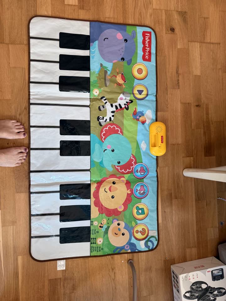 Muzičko-plesna prostirka za mališane