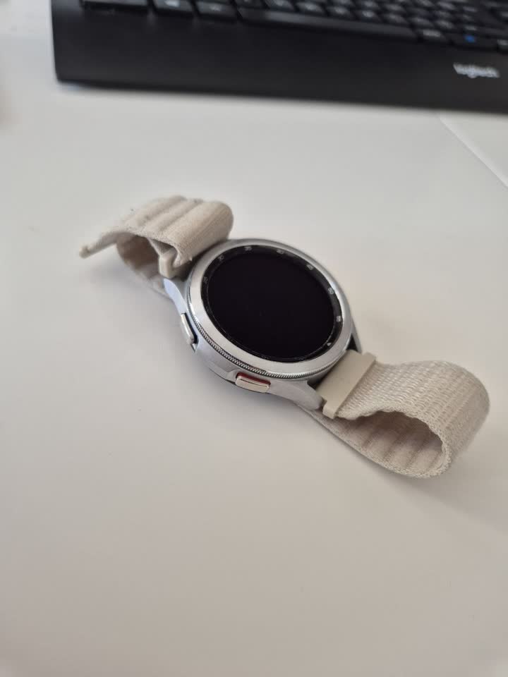 Prodajem Samsung Galaxy Watch 4 Classic