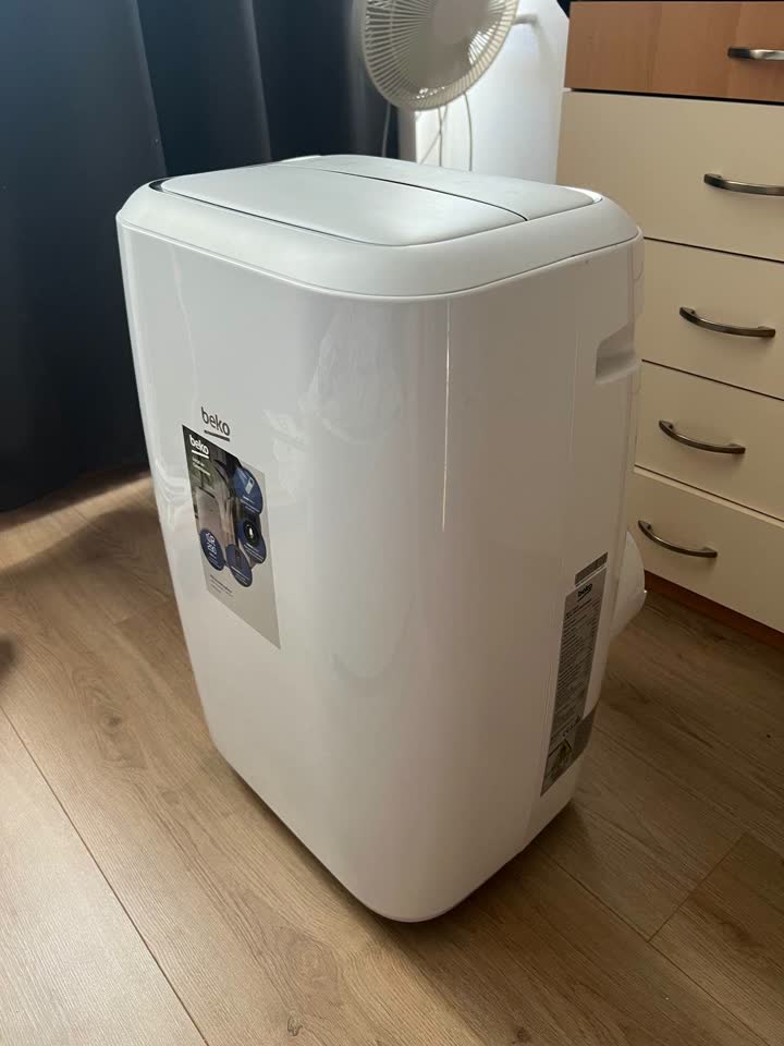 Na prodaju podni klima uređaj Beko BP112H