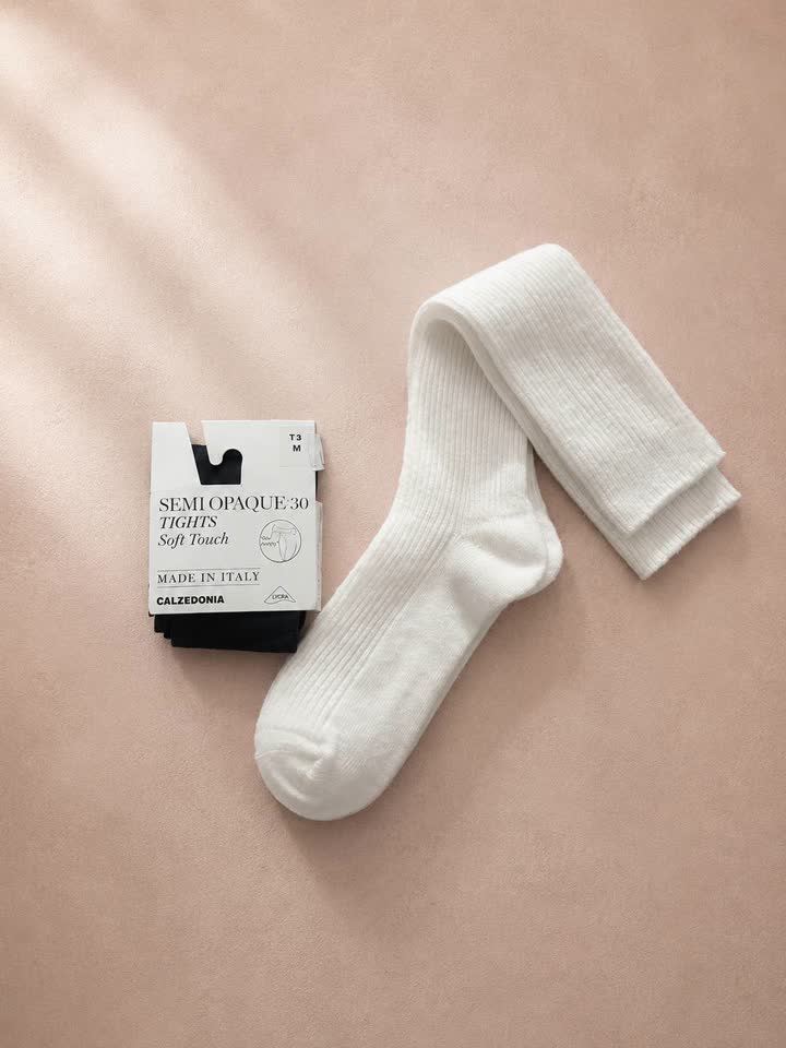 Vunene dokolenice i hulahopke Calzedonia