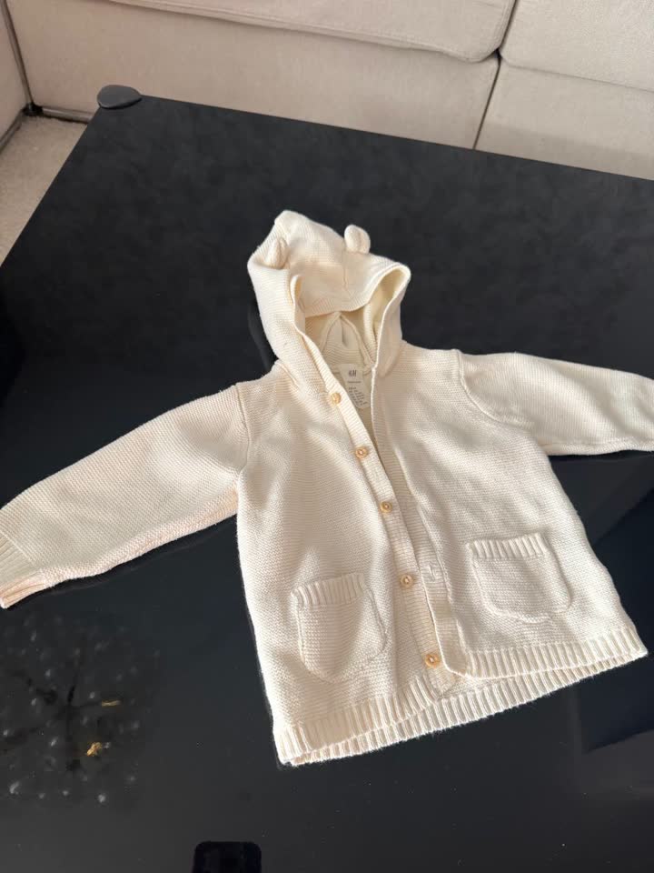 Pleteni džemper i Minie Maus džemper H&M, veličina 68