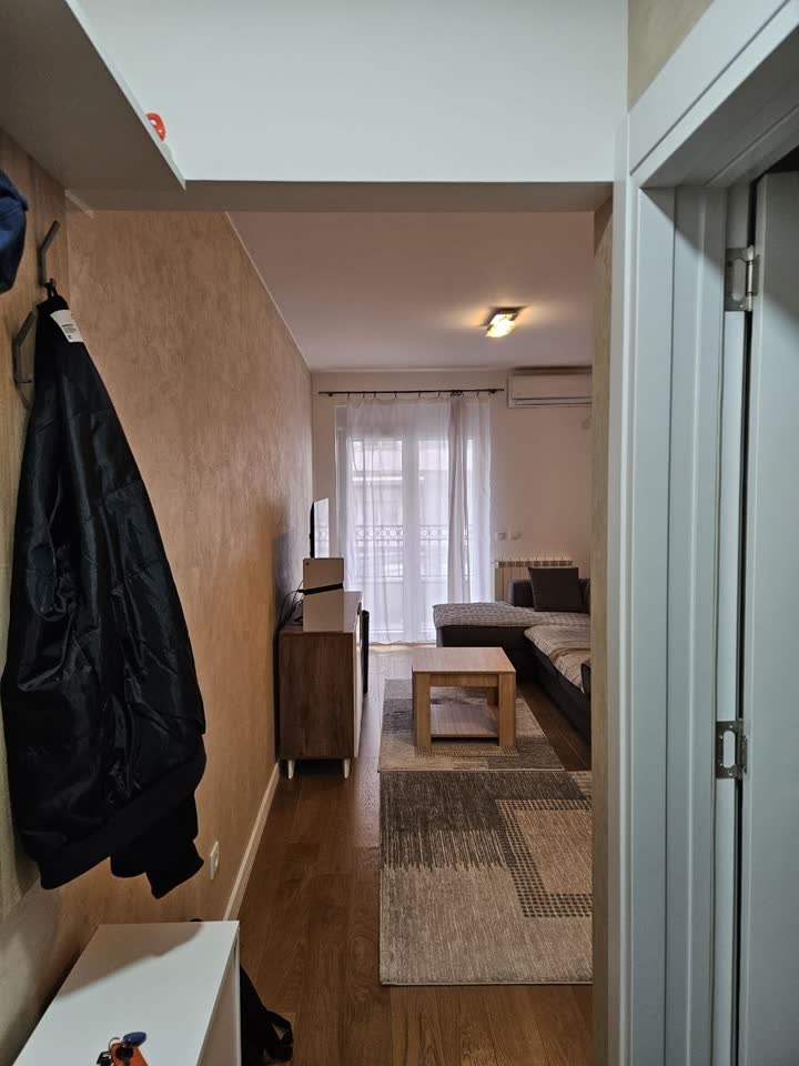 Izdajem stan u Beogradu, 45 m², 3. sprat