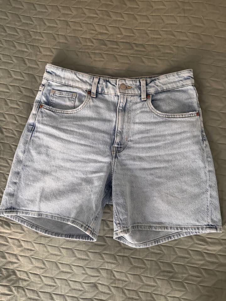 Šorcevi i pantalone HM