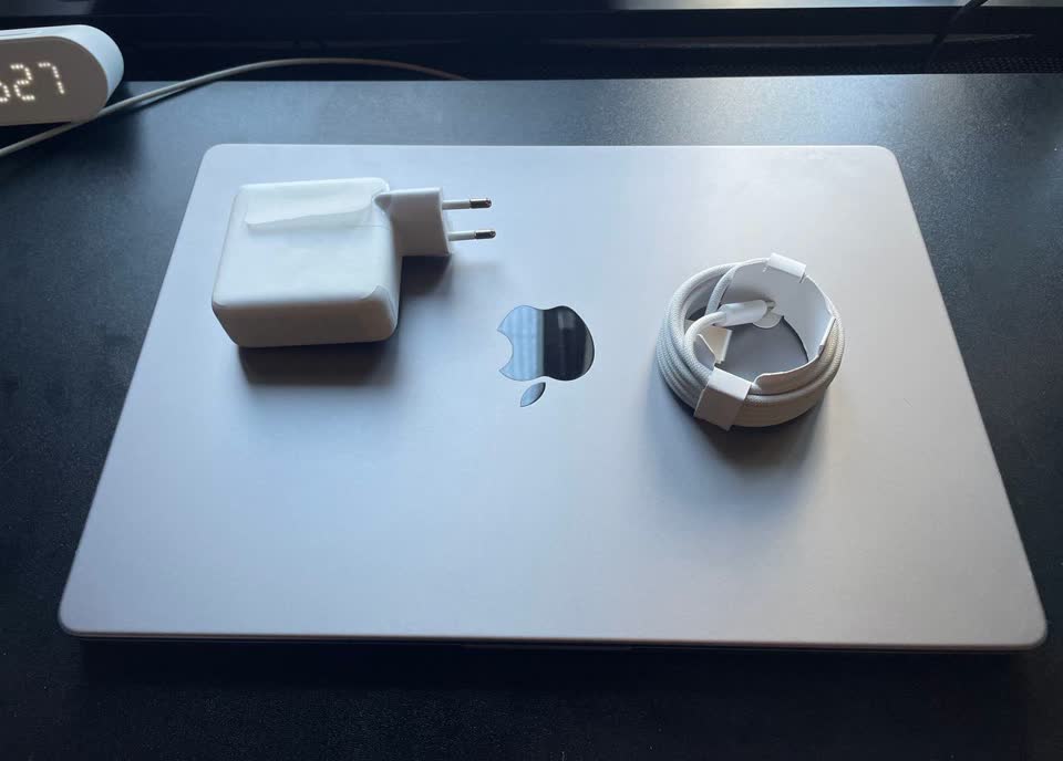 Продам Macbook Pro 14 M1 Pro
