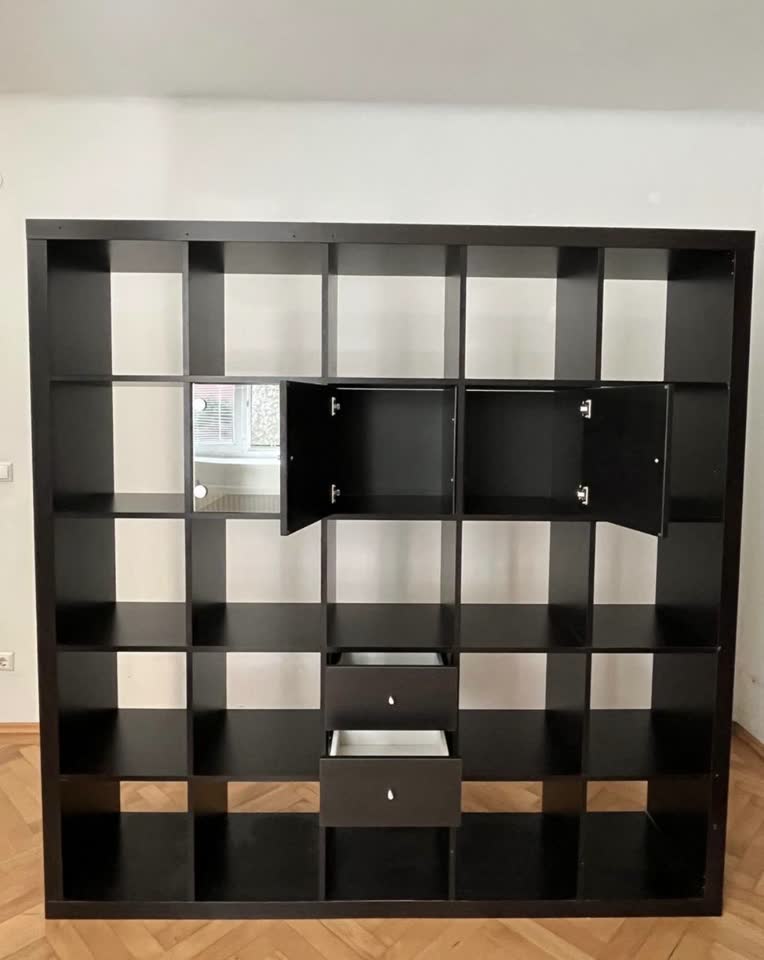 Prodaje se regal KA Kallax 5x5 polica