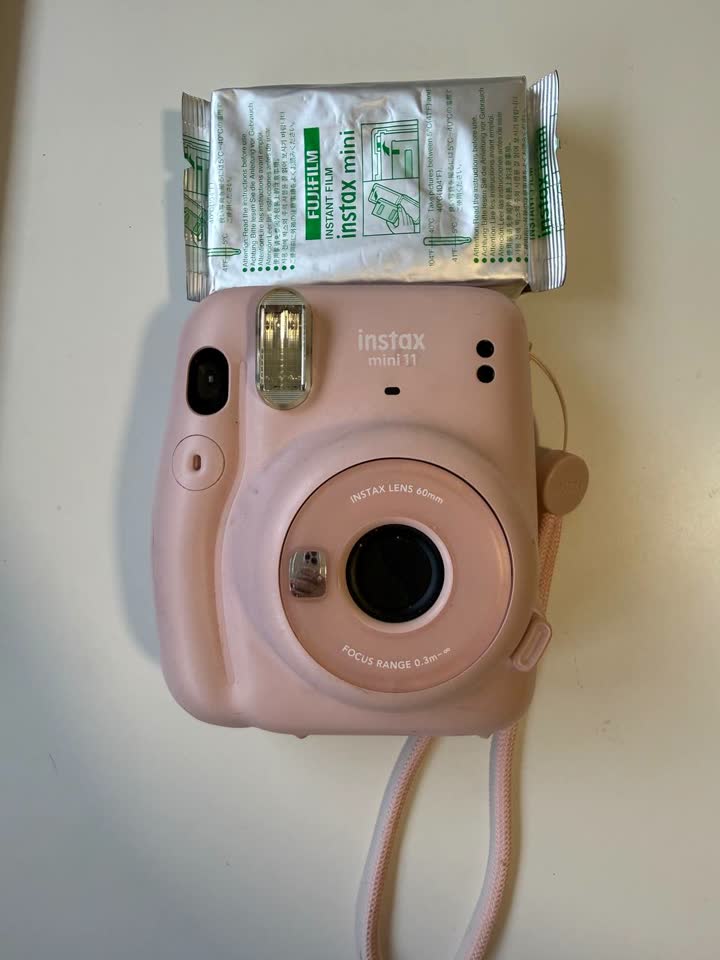 Фотоаппарат Instax mini 11 + 2 картриджа по 10 кадров
