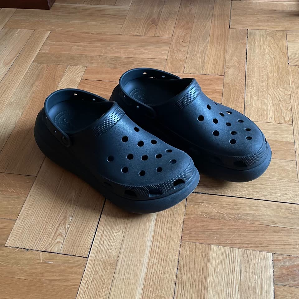 Продам Кроксы