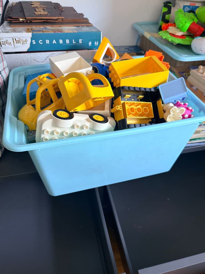 Velika kutija Lego Duplo, original, 5 hiljada dinara. Novi Beograd, Belvil