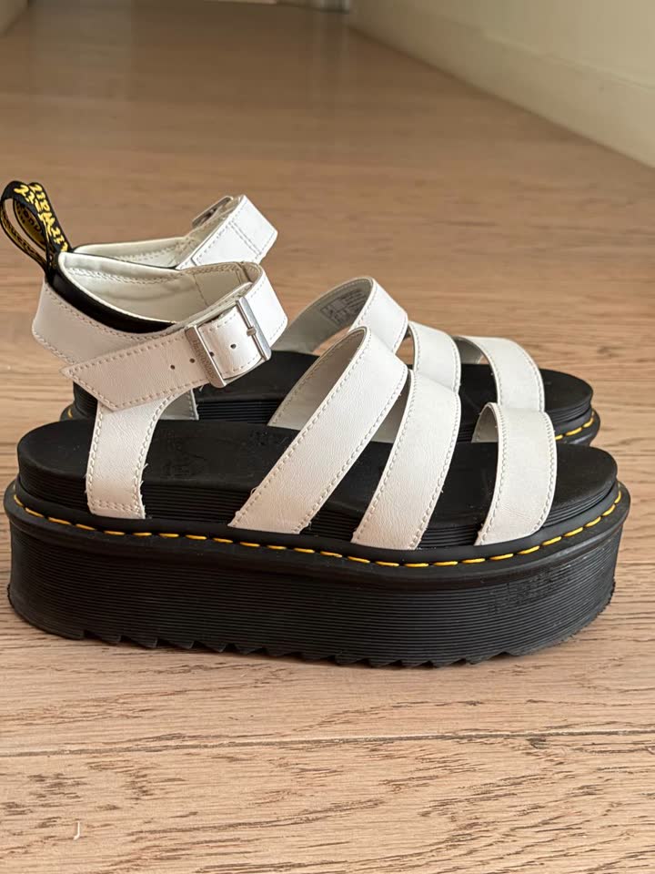 Sandale Dr. Martens, veličina 41