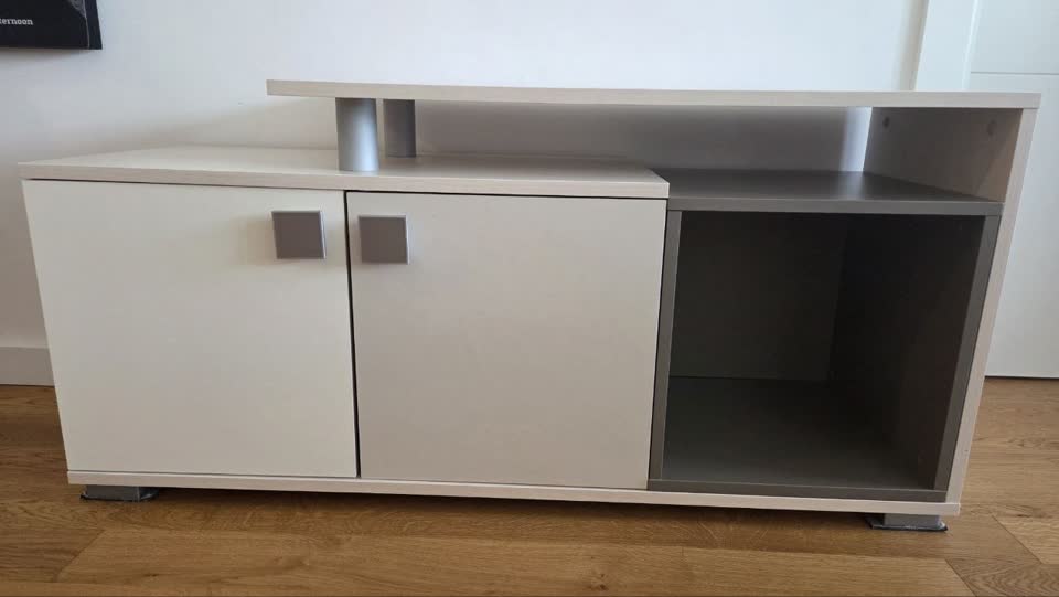 TV komoda (Jela)