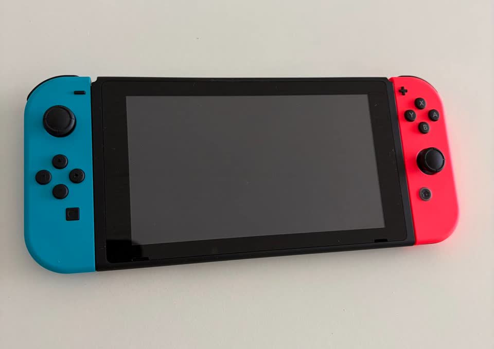 Продам Nintendo Switch новый