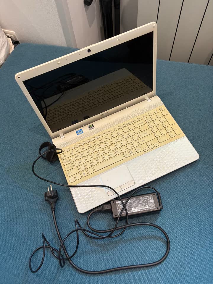 Laptop Sony VAIO (2011)