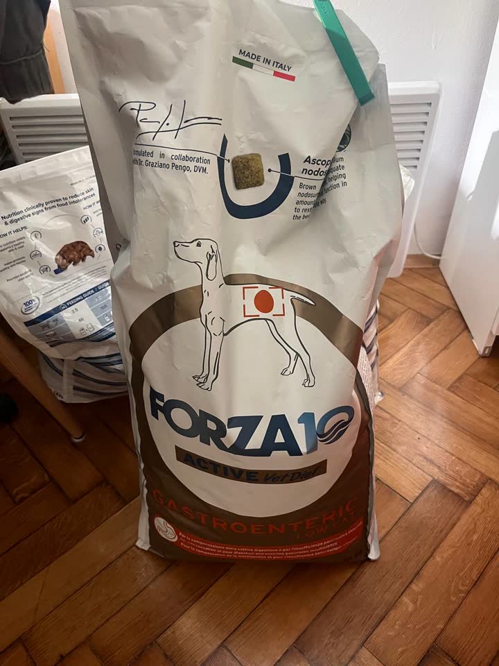 Hlađajući prsluk, kabanica, hoodie i hrana za pse